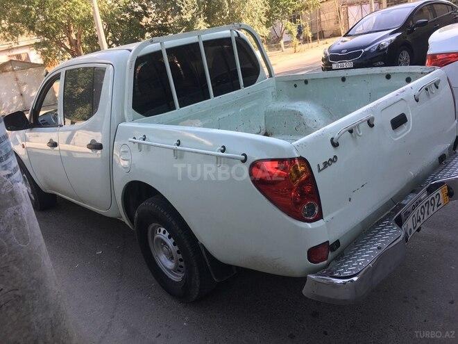Mitsubishi L200 2007, 299,041 km - 2.5 l - Bakı