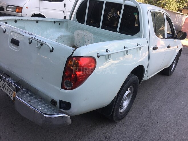 Mitsubishi L200 2007, 299,041 km - 2.5 l - Bakı