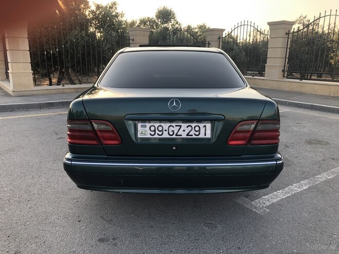 Mercedes E 220 2000, 345,678 km - 2.2 l - Bakı