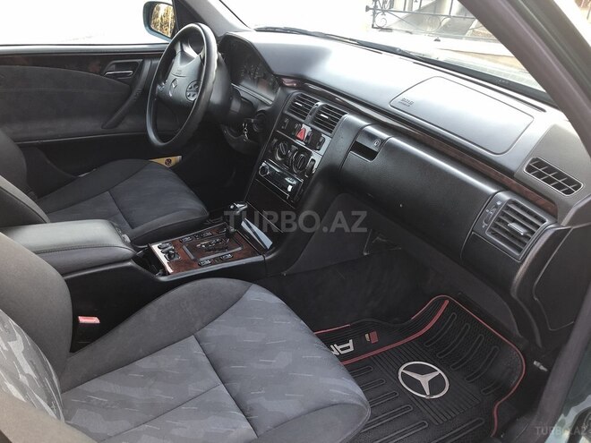 Mercedes E 220 2000, 345,678 km - 2.2 l - Bakı