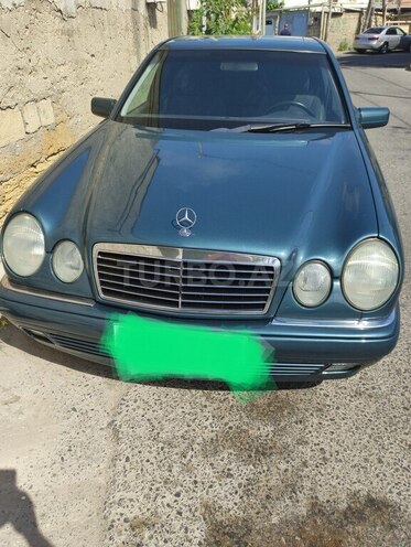 Mercedes E 240 1999, 259,000 km - 2.4 л - Bakı