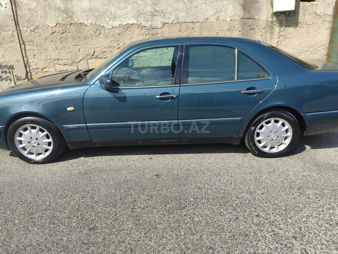 Mercedes E 240 1999, 259,000 km - 2.4 л - Bakı