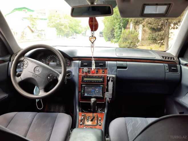 Mercedes E 240 1999, 280,000 km - 2.4 l - Bakı