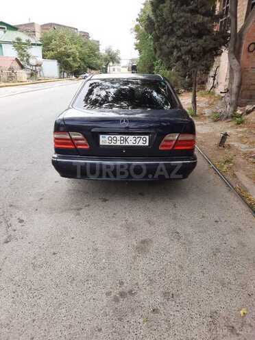 Mercedes E 240 1999, 280,000 km - 2.4 l - Bakı