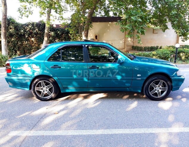 Mercedes C 240 1999, 270,000 km - 2.4 l - Bakı
