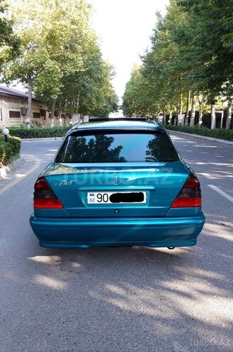 Mercedes C 240 1999, 270,000 km - 2.4 l - Bakı
