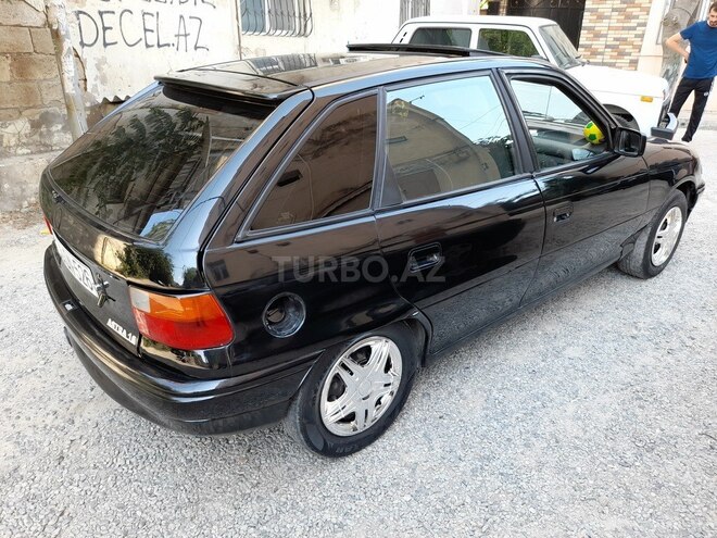 Opel Astra 1993, 228,000 km - 1.6 l - Bakı