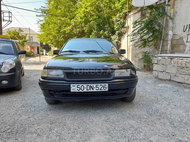 Opel Astra 1993, 228,000 km - 1.6 l - Bakı