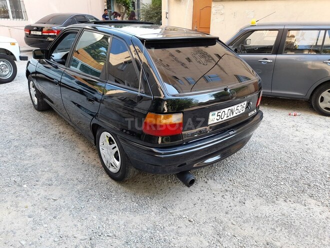 Opel Astra 1993, 228,000 km - 1.6 l - Bakı