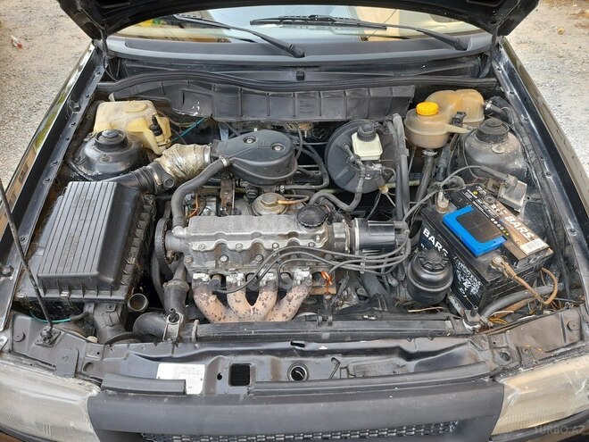 Opel Astra 1993, 228,000 km - 1.6 l - Bakı