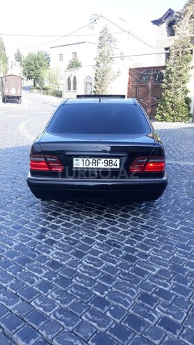 Mercedes E 240 1998, 380,000 km - 2.4 l - Bakı
