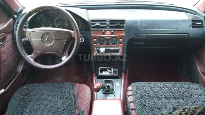 Mercedes C 200 1994, 300,000 km - 2.0 л - Qazax