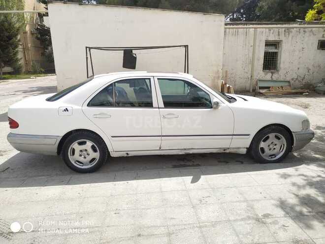 Mercedes E 220 1998, 337,000 km - 2.2 л - Bakı
