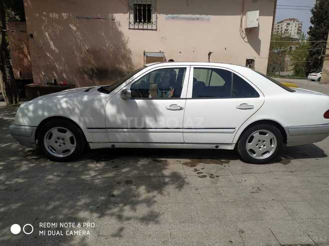 Mercedes E 220 1998, 337,000 km - 2.2 л - Bakı