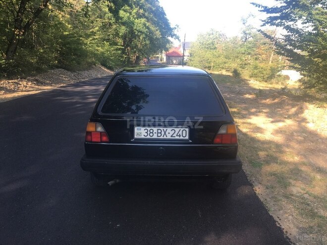 Volkswagen Golf 1990, 369,000 km - 1.4 l - Qusar