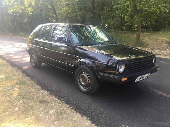 Volkswagen Golf 1990, 369,000 km - 1.4 l - Qusar