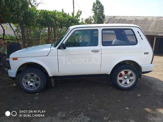 LADA (VAZ) Niva 1999, 145,000 km - 1.7 l - Lerik