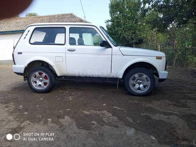LADA (VAZ) Niva 1999, 145,000 km - 1.7 l - Lerik