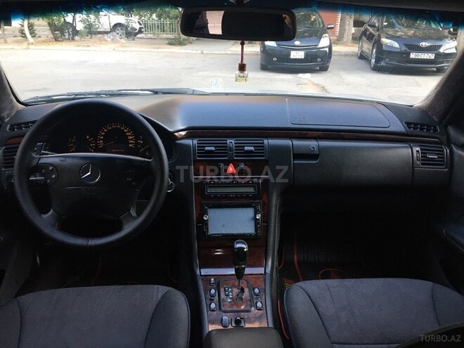 Mercedes E 270 2000, 290,000 km - 2.7 l - Bakı