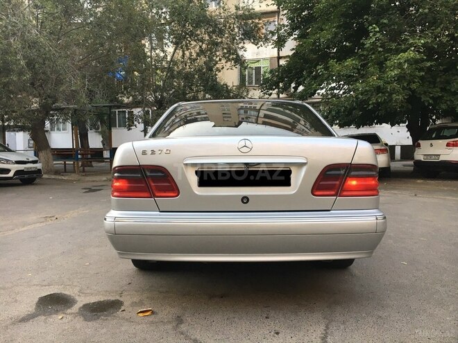 Mercedes E 270 2000, 290,000 km - 2.7 l - Bakı