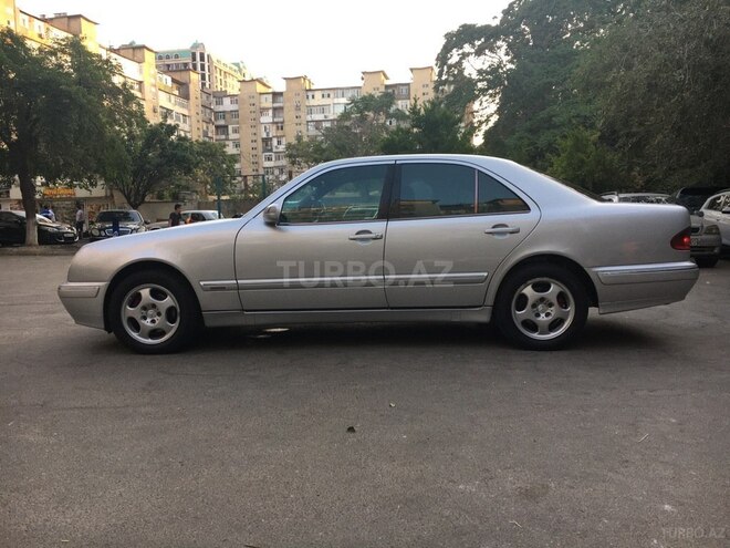 Mercedes E 270 2000, 290,000 km - 2.7 l - Bakı