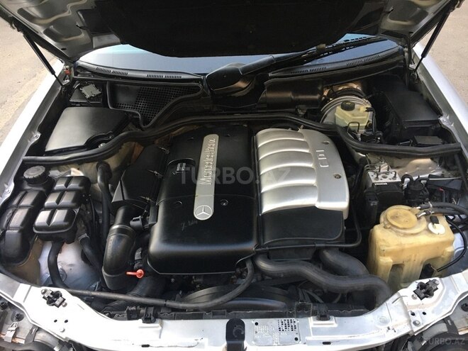 Mercedes E 270 2000, 290,000 km - 2.7 l - Bakı