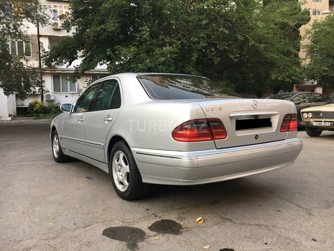 Mercedes E 270 2000, 290,000 km - 2.7 l - Bakı