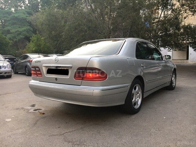 Mercedes E 270 2000, 290,000 km - 2.7 l - Bakı