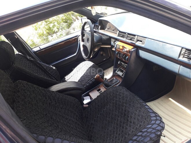Mercedes E 200 1991, 296,446 km - 2.0 l - Sumqayıt