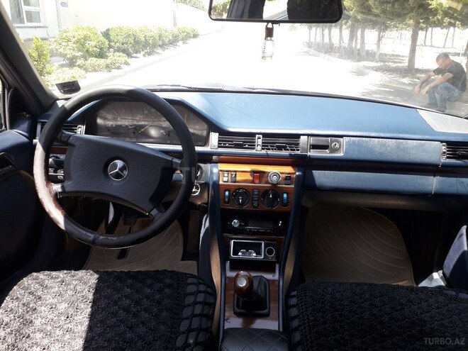 Mercedes E 200 1991, 296,446 km - 2.0 l - Sumqayıt
