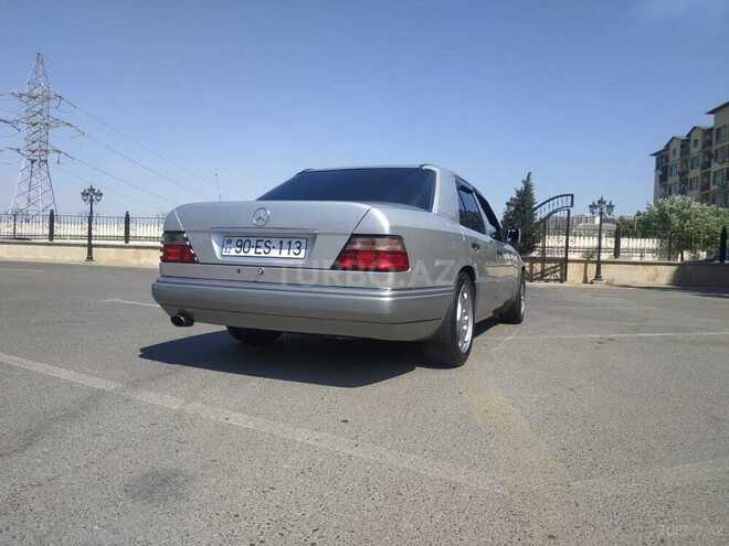 Mercedes E 220 1995, 380,000 km - 2.2 л - Bakı