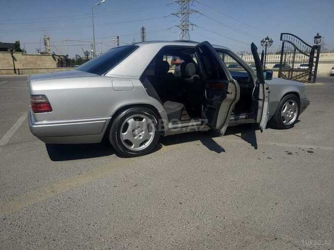 Mercedes E 220 1995, 380,000 km - 2.2 л - Bakı