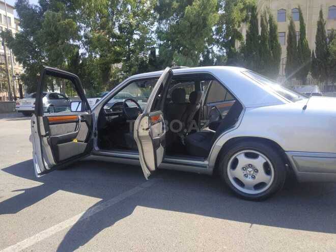 Mercedes E 220 1995, 380,000 km - 2.2 л - Bakı