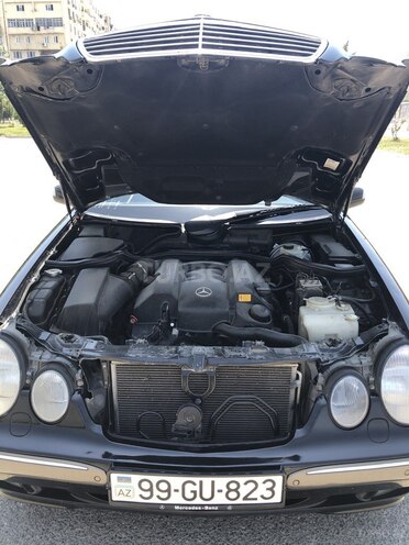 Mercedes E 240 2001, 284,000 km - 2.6 l - Bakı