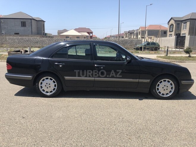 Mercedes E 240 2001, 284,000 km - 2.6 l - Bakı