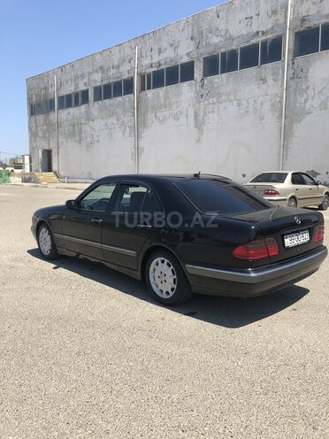 Mercedes E 240 2001, 284,000 km - 2.6 l - Bakı