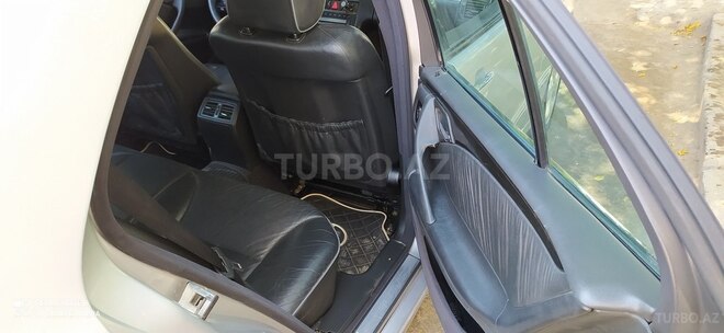 Mercedes E 240 2001, 270,520 km - 2.4 l - Sumqayıt