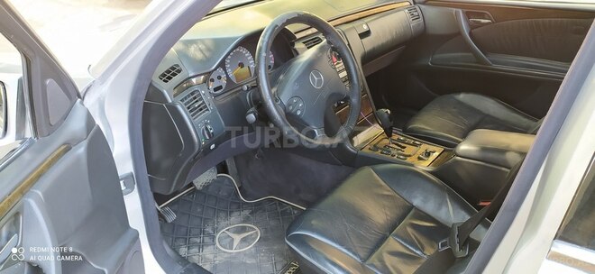 Mercedes E 240 2001, 270,520 km - 2.4 l - Sumqayıt