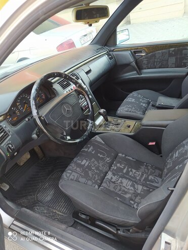 Mercedes E 230 1996, 330,000 km - 2.3 l - Gəncə