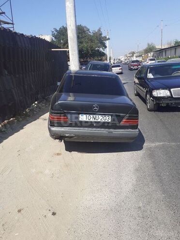 Mercedes E 250 1994, 952,100 km - 2.5 l - Bakı