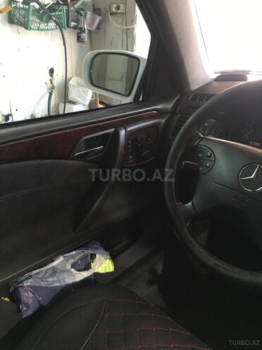 Mercedes E 240 1999, 235,000 km - 2.4 l - Bakı