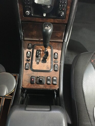 Mercedes E 240 1999, 235,000 km - 2.4 l - Bakı