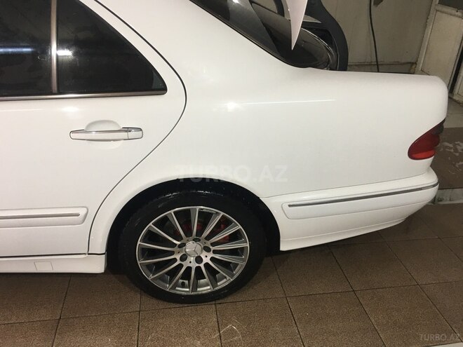 Mercedes E 240 1999, 235,000 km - 2.4 l - Bakı