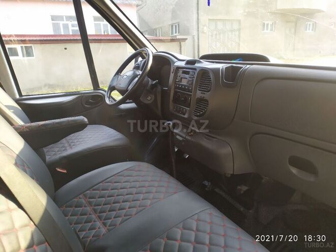 Ford Transit 2003, 290,000 km - 2.4 л - Qusar