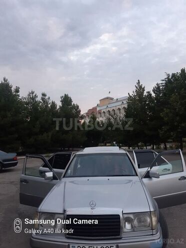 Mercedes E 200 1993, 150,000 km - 2.0 l - Gəncə