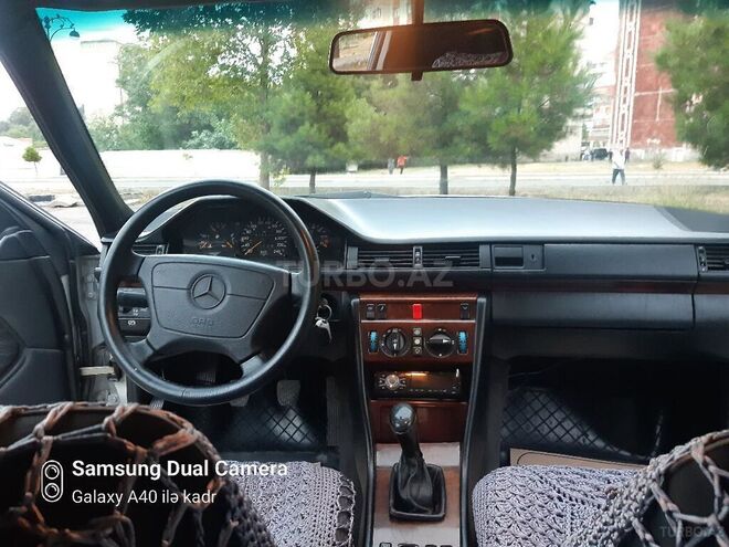 Mercedes E 200 1993, 150,000 km - 2.0 l - Gəncə