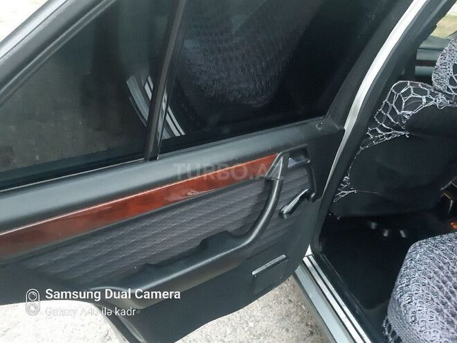 Mercedes E 200 1993, 150,000 km - 2.0 l - Gəncə