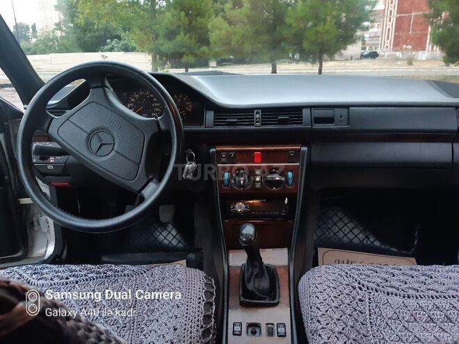 Mercedes E 200 1993, 150,000 km - 2.0 l - Gəncə