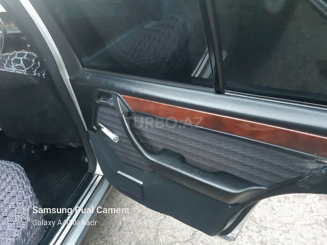 Mercedes E 200 1993, 150,000 km - 2.0 l - Gəncə