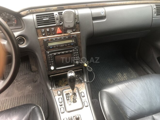 Mercedes E 240 2000, 307,000 km - 2.4 л - Bakı
